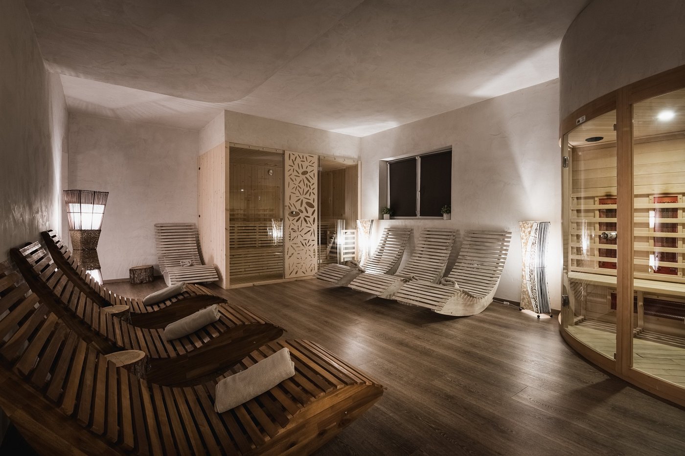 laguscei-dolomites-mountain_SPA